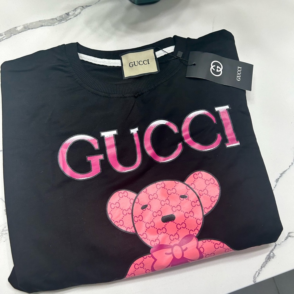 Super cute long sleeve sweater